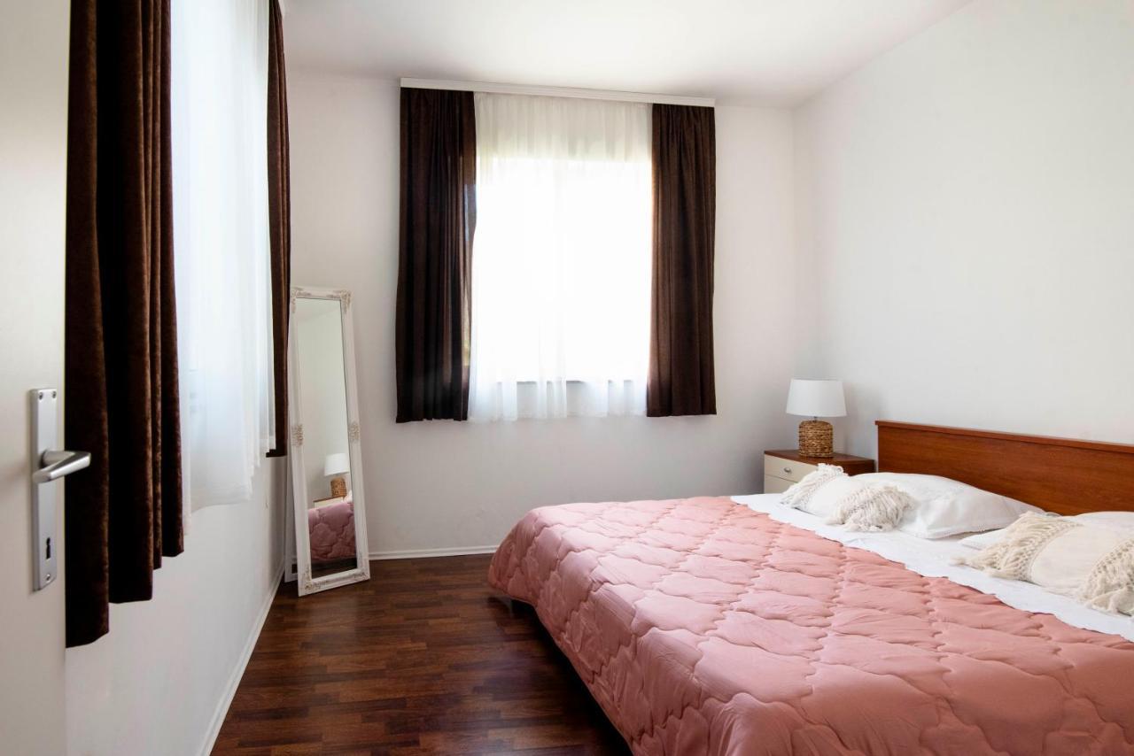 Apartment Alkar シニ エクステリア 写真