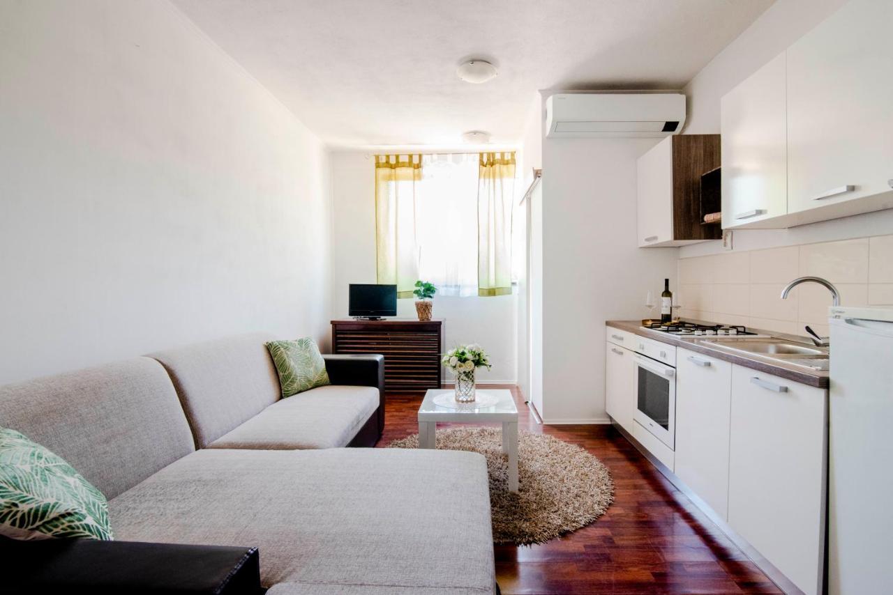 Apartment Alkar シニ エクステリア 写真